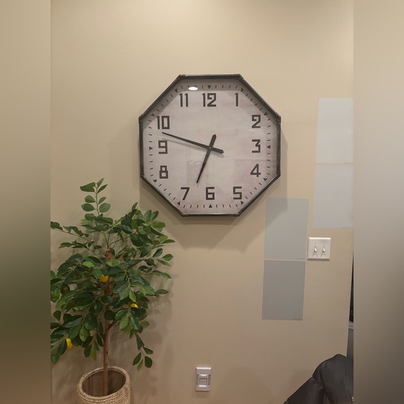 Xtra Large Clock